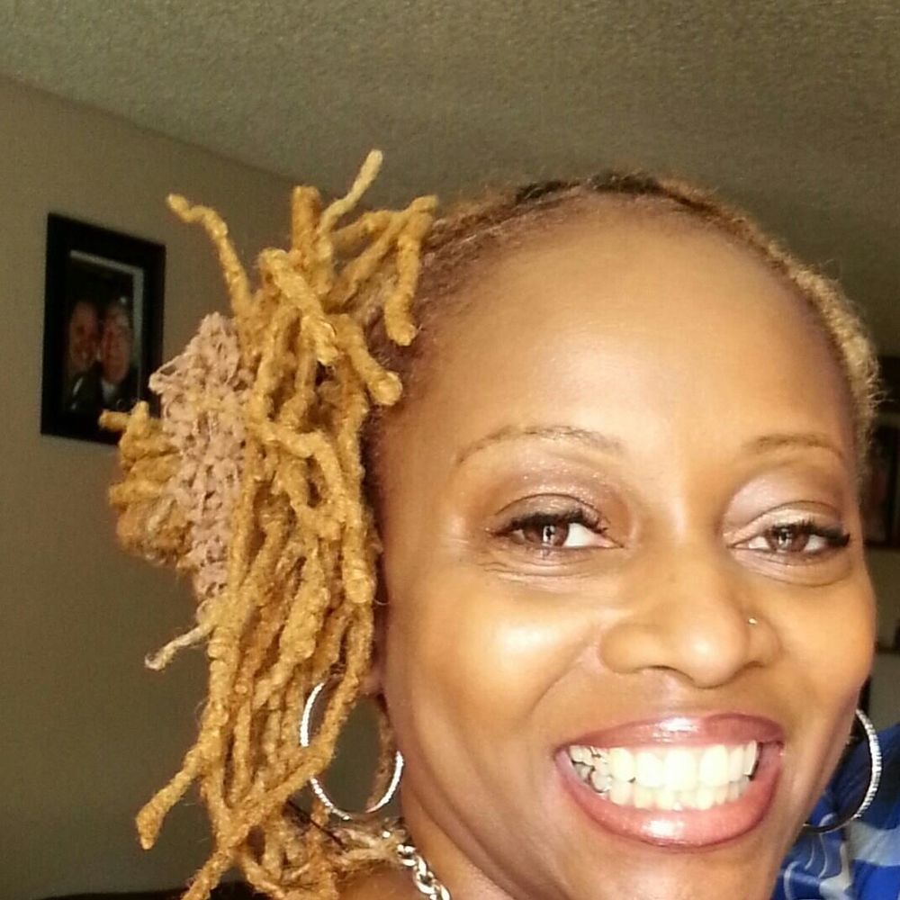 Meet your Posher, Evie